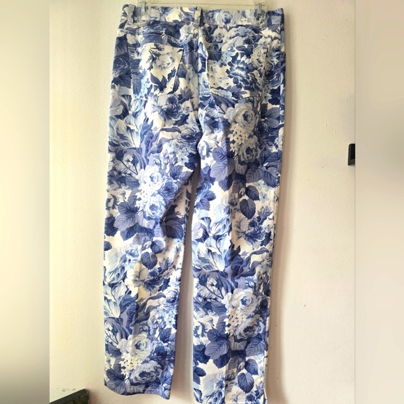 Lauren Ralph Lauren Blue and White Floral Pants - Picture 8 of 11